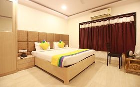Nest Inn Thane 2*